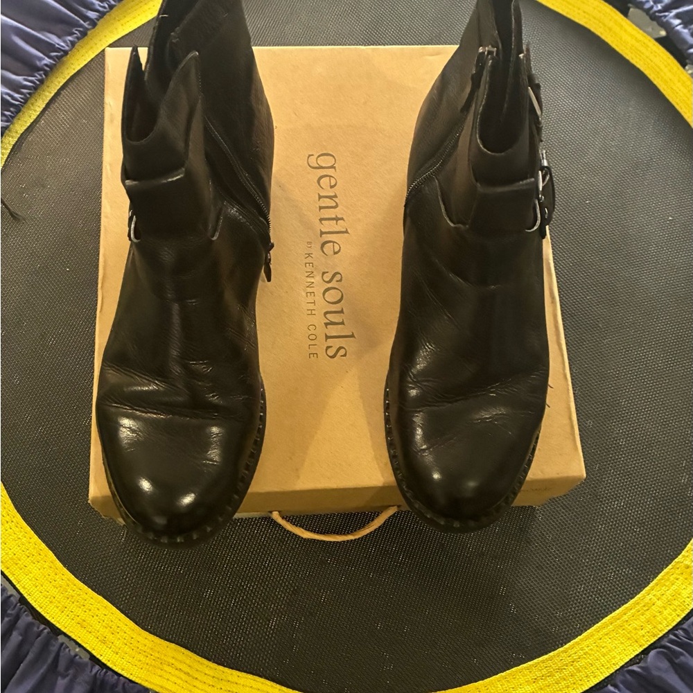 Kenneth Cole Black Leather Ankle Boots